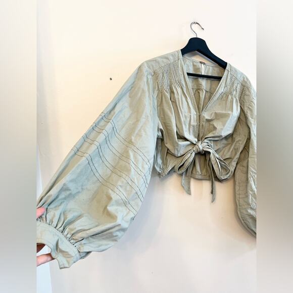 Free People Gigi Front Tie Balloon Sleeve Crop Top green tea 100% cotton boho M - Picture 5 of 11